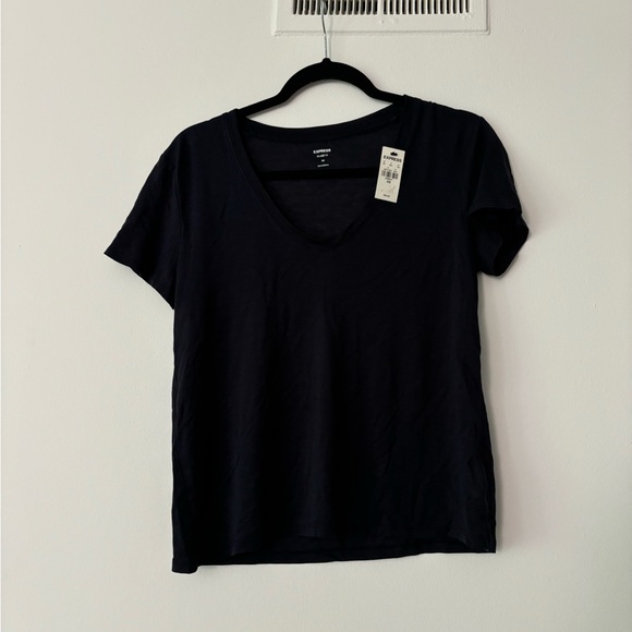 🔥NWT🔥 EXPRESS Relaxed Soft V-Neck Tee NAVY SHORT SLEEVE - Picture 1 of 3